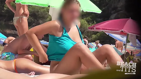 Videa s výkonem Teen Topless Beach Nude HD V HD