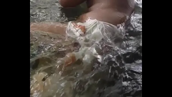 HD gay couple fucking bareback in water 강력한 동영상