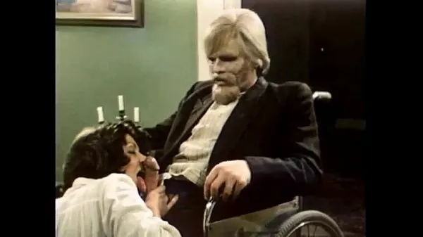 Videa s výkonem Born erect (1976) - Blowjobs & Cumshots Cut HD