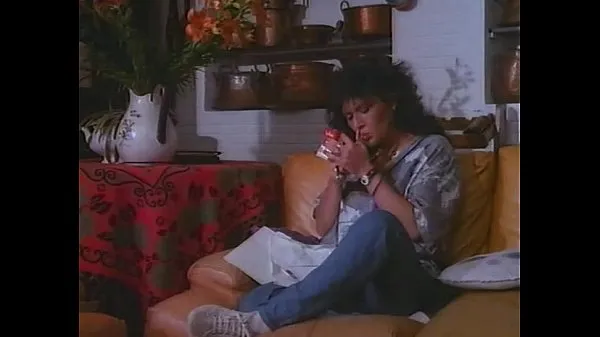Videá s výkonom My Wife's Favorite Vice (1988) - Blowjobs & Cumshots Cut HD