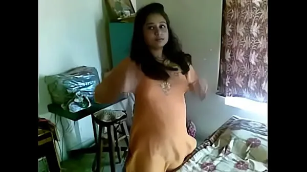 مقاطع فيديو عالية الدقة Young Indian Bhabhi in bed with her Office Colleague
