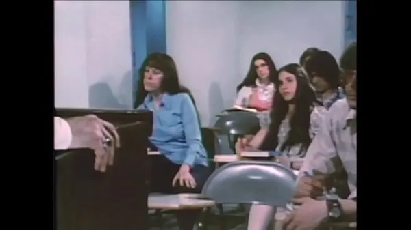 HD Teenage Chearleader - 1974 kraftvideoer