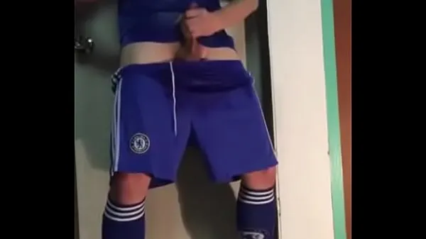 Vídeos poderosos Football player wet shirt em HD