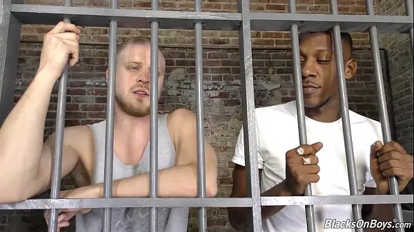 HD-Interracial gay sex in the prison powervideo's