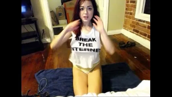 HD Teen with Huge Natural Tits plays on Webcam kraftvideoer