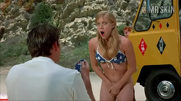 HD Эми Адамс, обнаженная сексуальная сцена на психологической пляжной вечеринкемощные видео