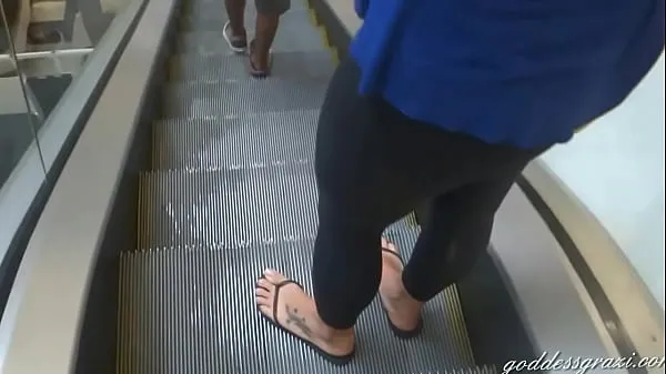 Videa s výkonem Goddess Grazi perfect feet in flip flops HD