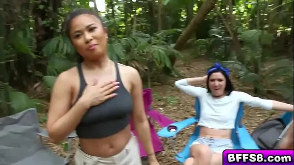 Videa s výkonem Fine butt naked camp out hungry for a big cock HD