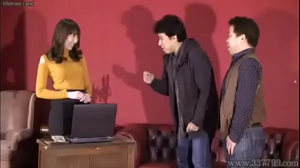 مقاطع فيديو عالية الدقة Japanese femdom threesome