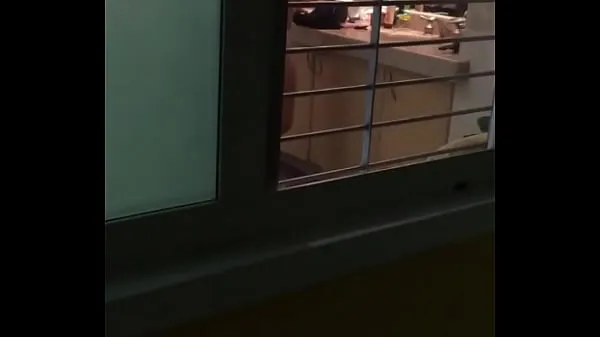 Videa s výkonem spying on my friend in the bathroom HD