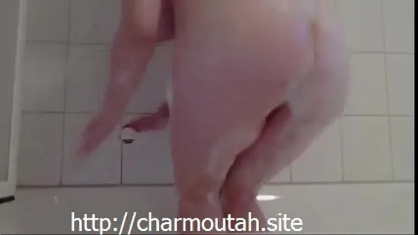 Vídeos de potencia Busty Girl take a Bath in front of WEBCAM HD