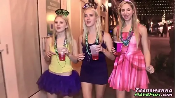مقاطع فيديو عالية الدقة Party teens facialized