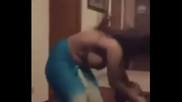 Vídeos poderosos nude dance in hotel hindi song em HD