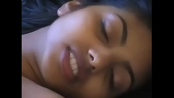 HD This india girl will turn you on močni videoposnetki