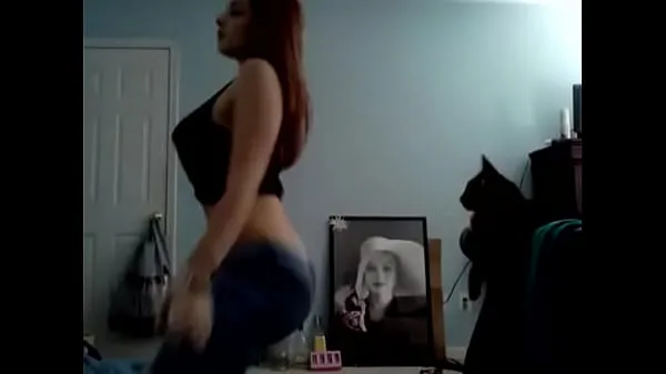 Videá s výkonom Millie Acera Twerking my ass while playing with my pussy HD