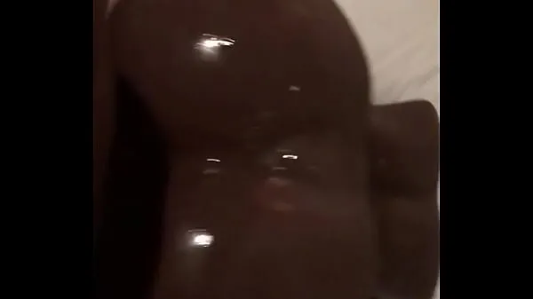 Videa s výkonem FUCKING MY BIG BLACK BOOTY TOY HD