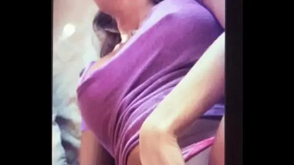 HD 彼女の名前は何ですか？！！！！紫色のパンティーを持つセクシーな熟女は彼女の名前を教えてください パワービデオ