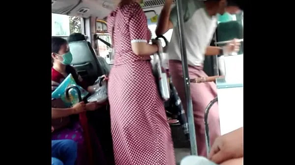 HD Buttock on the Bus पावर वीडियो