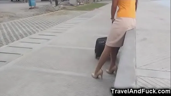 HD Traveler Fucks a Filipina Flight Attendant teljesítményű videók