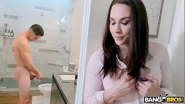Video HD BANGBROS - Stepmom Chanel Preston Catches Jerking Off In Bathroom mạnh mẽ