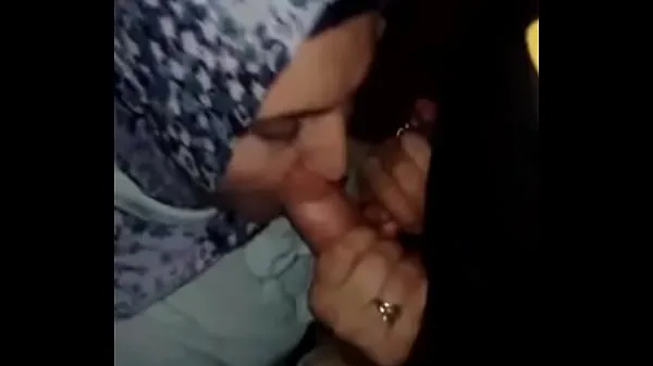 مقاطع فيديو عالية الدقة Muslim lady do a blow job