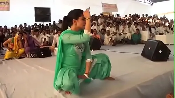 Videá s výkonom Because of this dance, the dream was a hit! Sapna choudhary first hit dance HIGH HD