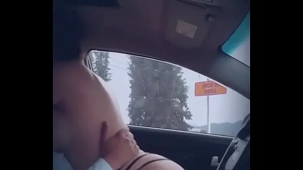 مقاطع فيديو عالية الدقة Fucking in the car by the road