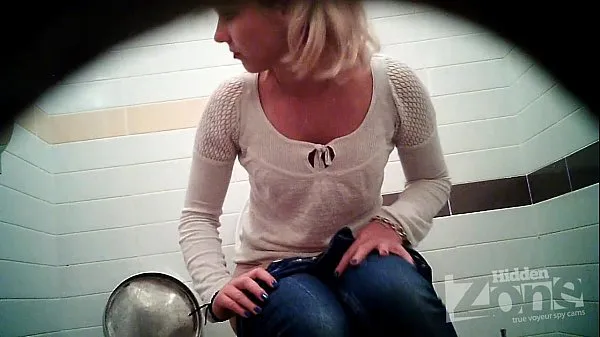HD Successful voyeur video of the toilet. View from the two cameras power Videos