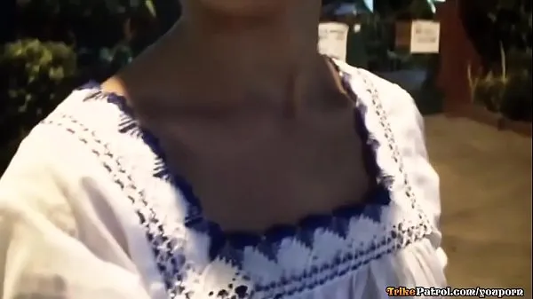 Vídeos de potencia Linda joven asiática con aparatos ortopédicos follada y llena de leche por un turista HD