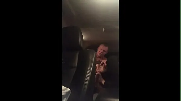 Vídeos de potencia Follando a una puta rusa en el coche y en casa (video casero HD