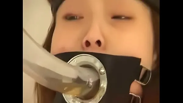مقاطع فيديو عالية الدقة Japanese slave eats s. on bondage
