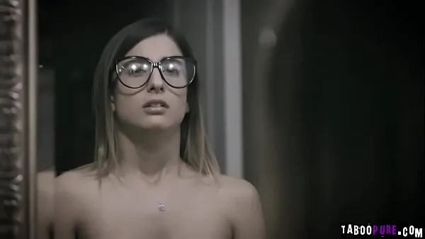 Videa s výkonem Kristen Scott's first double penetration is brilliant HD