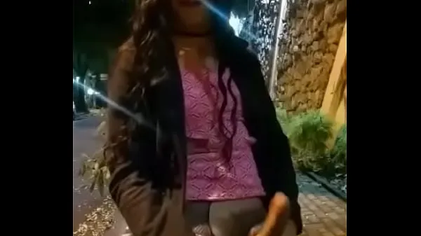 مقاطع فيديو عالية الدقة Soraia Perola exhibiting in public (showing hard cock in the street