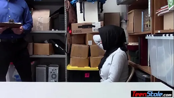 Videa s výkonem Huge titted muslim teen thief fucked hard by a mall cop HD