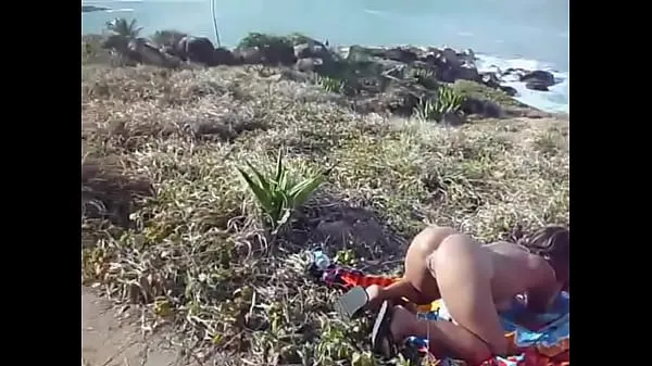 Video HD Two Whores Showing Pussy on the Beach kekuatan
