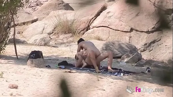 مقاطع فيديو عالية الدقة Picking up girls at the lakeside. JotaDe hunts for nudist, easy, horny girls