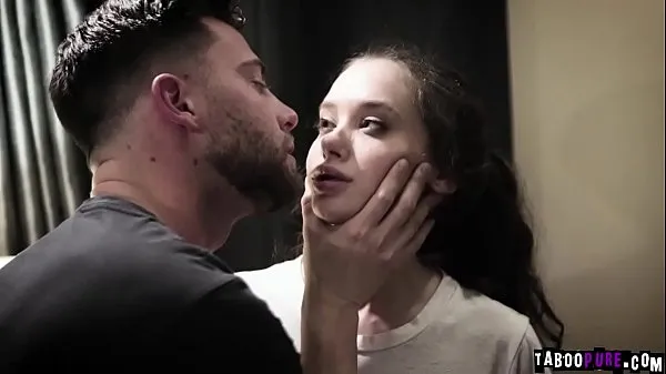 HD Teen Gia Paige is close to crying while she gets double penetrated güçlü Videolar