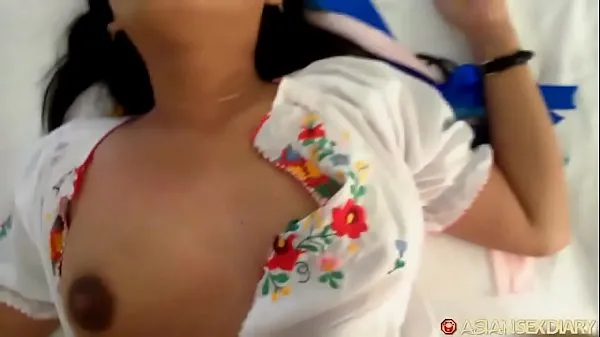 高清Asian mom with bald fat pussy and jiggly titties gets shirt ripped open to free the melons电源视频