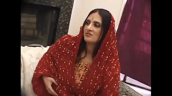 Videá s výkonom Indian Bitch at work!!! She loves fuck HD