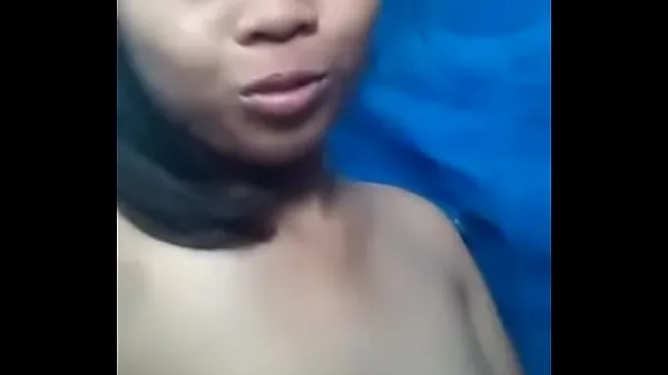 مقاطع فيديو عالية الدقة Filipino girlfriend show everything to boyfriend