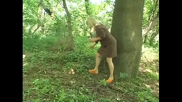 HD Mature well-padded blonde Sharone Lane seduced young guy in the forrest teljesítményű videók