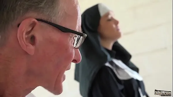ایچ ڈی Sexy young nun has sex for the first time with a grandpa in the confessional پاور ویڈیوز