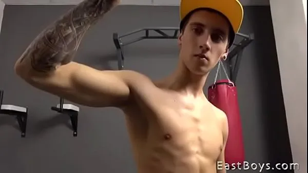 HD Adorable twink muscle flex ισχυρά βίντεο