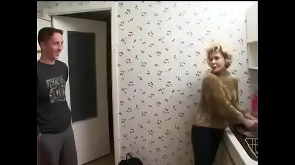 Videa s výkonem Russian guy fucks his m.-in-law. She is still in juice - 25sex.ml HD