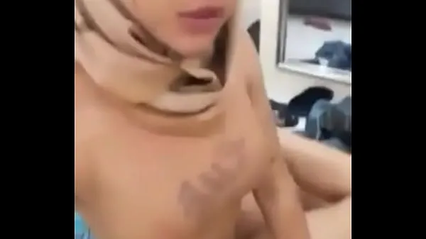 HD Muslim Indonesian Shemale get fucked by lucky guy พลังวิดีโอ