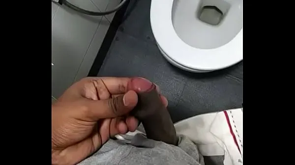 HD Masturbation in toilet močni videoposnetki