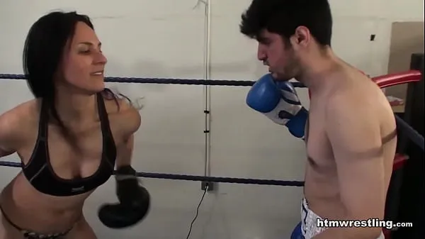 ایچ ڈی Femdom Boxing Beatdown of a Wimp پاور ویڈیوز