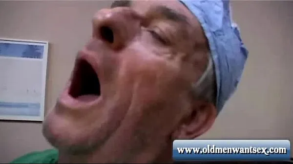 مقاطع فيديو عالية الدقة Old man Doctor fucks patient