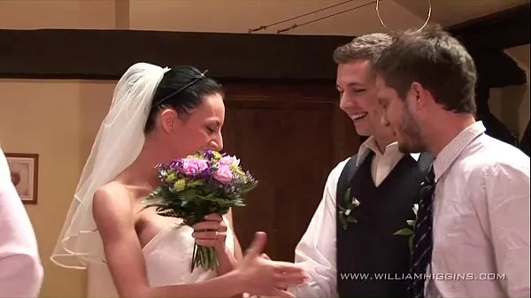 Vídeos poderosos 4 amigos de David estão celebrando seu casamento em HD