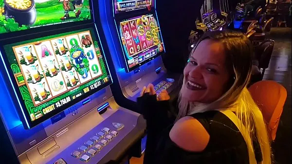 HD Nach dem Gewinn von $ 1.700 im Las Vegas Casino !!! Ich wurde aufgeregt und gab Fremden ohne Kondom !! Hintern Paty, El Toro De OroPower-Videos